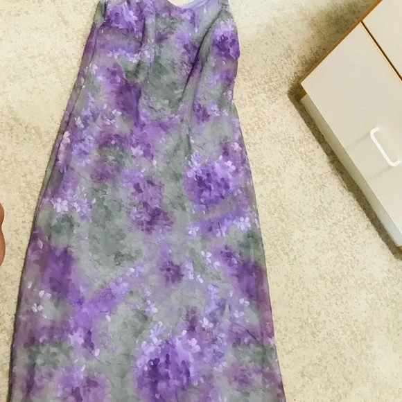 Elegant Purple and Gray Sleeveless Dress - Picture 2 of 5